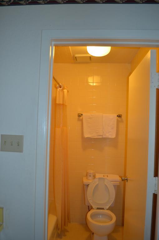 Granbury Inn And Suites Szoba fotó